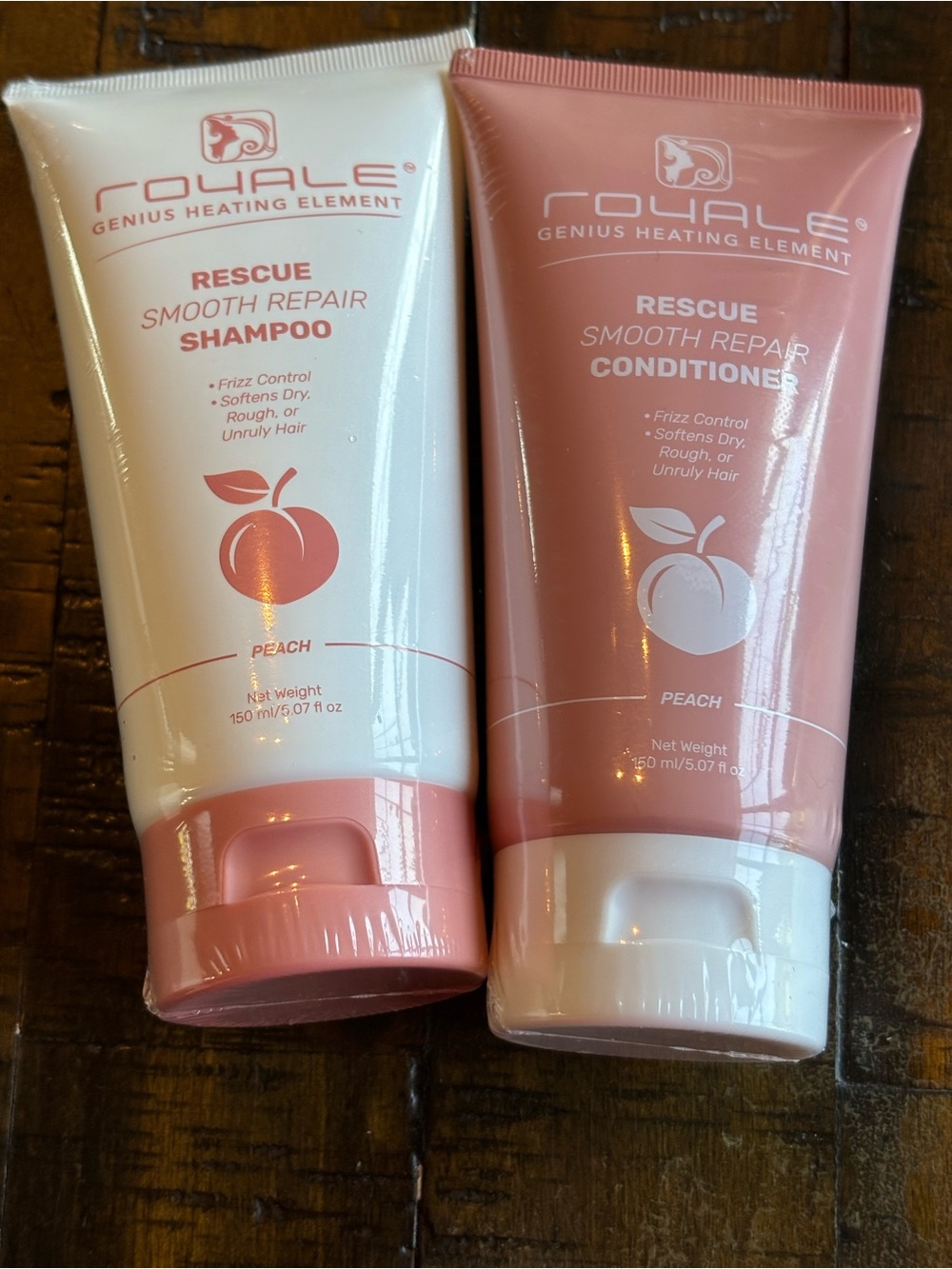 Rescue Smooth Repair Peach Shampoo - Pink & White